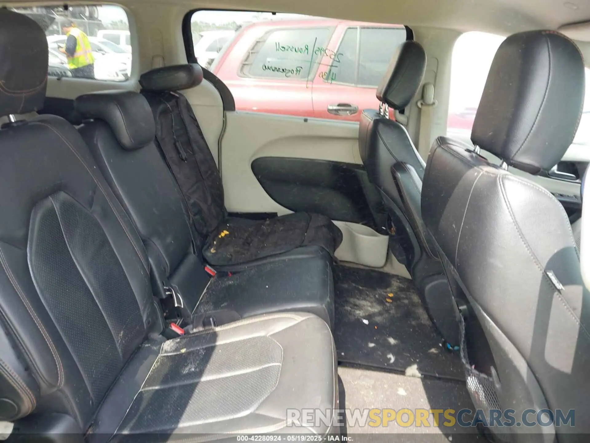 8 Photograph of a damaged car 2C4RC1BG4LR103608 CHRYSLER PACIFICA 2020