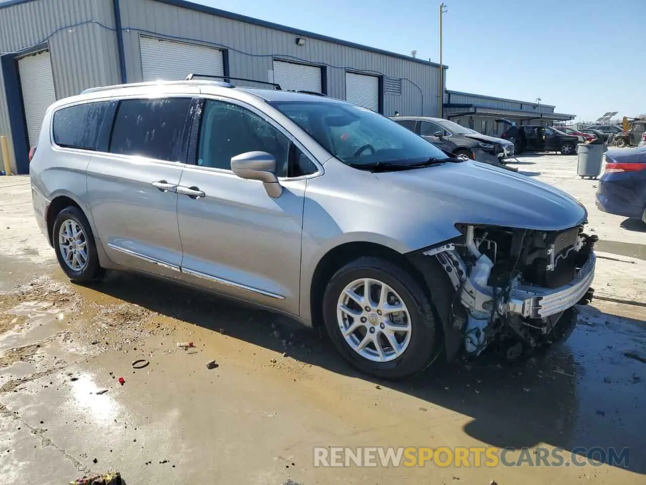4 Photograph of a damaged car 2C4RC1BG4LR120358 CHRYSLER PACIFICA 2020