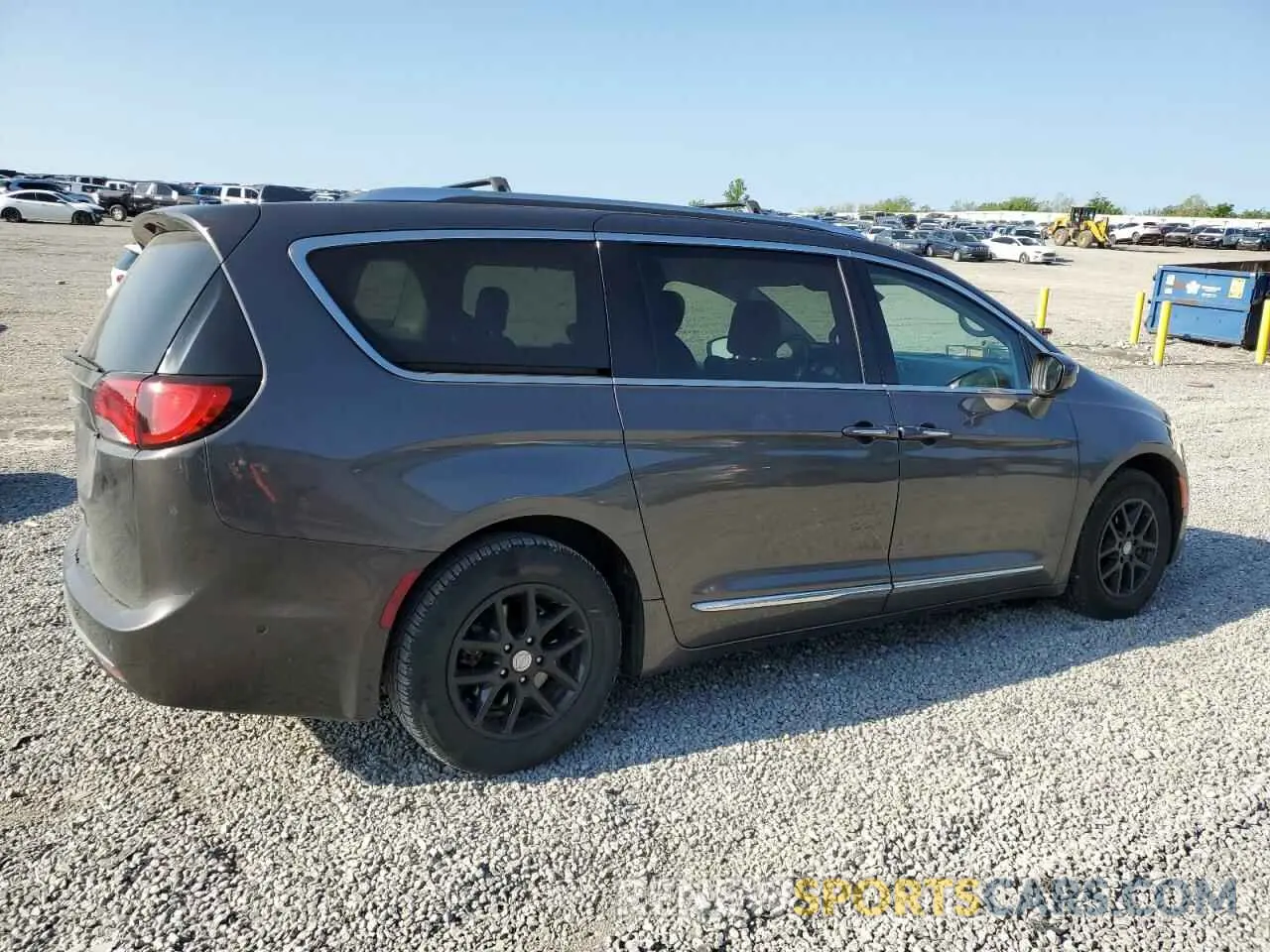 3 Photograph of a damaged car 2C4RC1BG4LR283897 CHRYSLER PACIFICA 2020