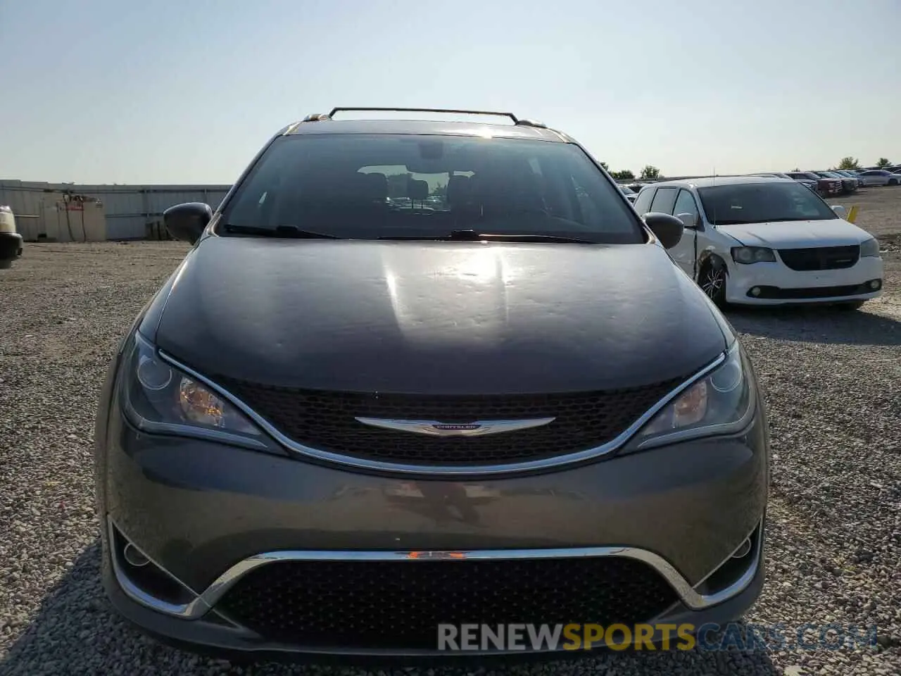 5 Photograph of a damaged car 2C4RC1BG4LR283897 CHRYSLER PACIFICA 2020