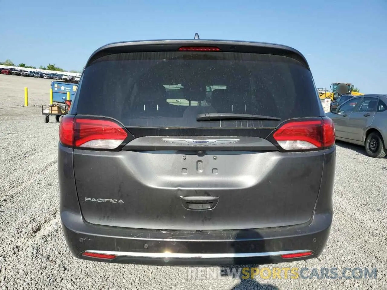 6 Photograph of a damaged car 2C4RC1BG4LR283897 CHRYSLER PACIFICA 2020
