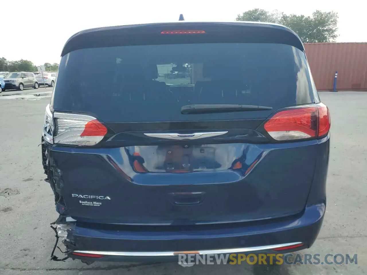 6 Photograph of a damaged car 2C4RC1BG6LR105747 CHRYSLER PACIFICA 2020