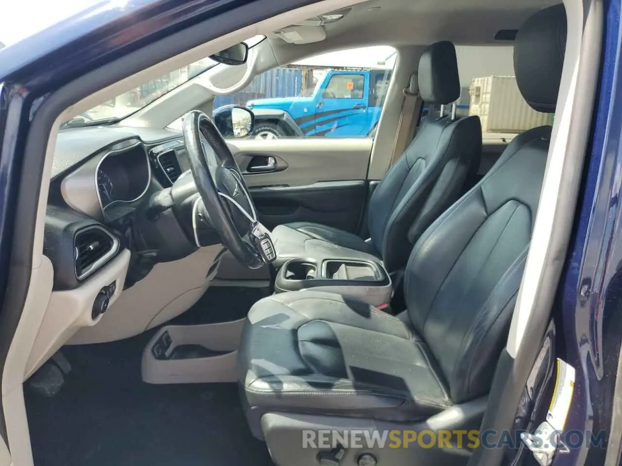 7 Photograph of a damaged car 2C4RC1BG6LR105747 CHRYSLER PACIFICA 2020