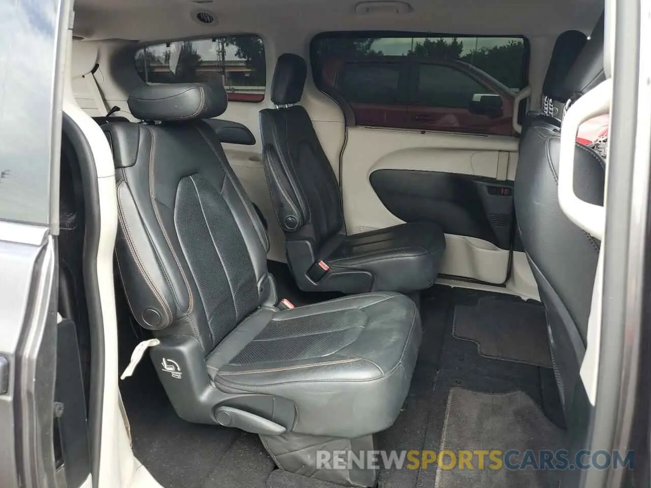 11 Фотография поврежденного автомобиля 2C4RC1BG6LR131037 CHRYSLER PACIFICA 2020