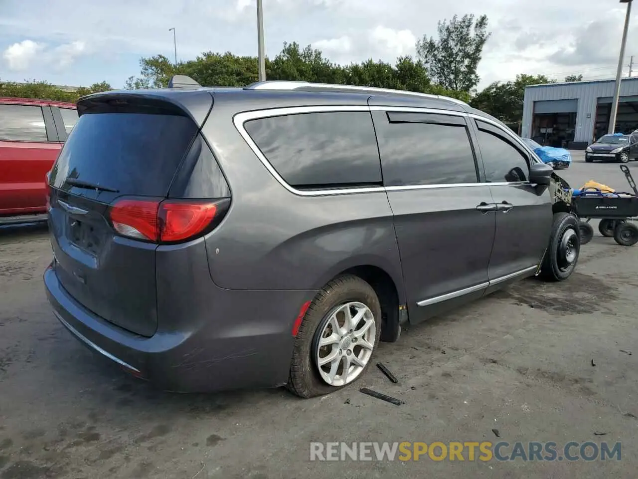 3 Фотография поврежденного автомобиля 2C4RC1BG6LR131037 CHRYSLER PACIFICA 2020