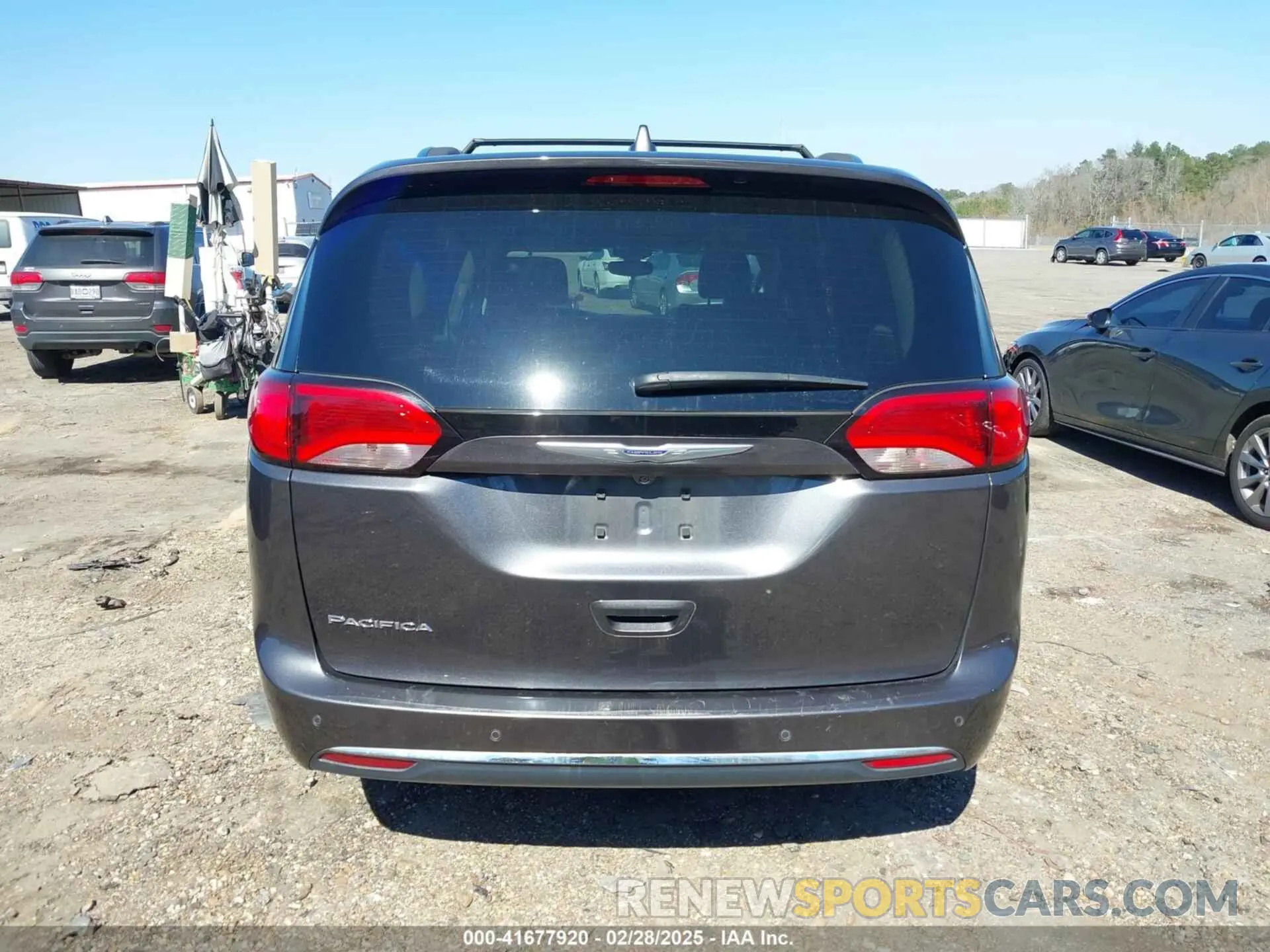 16 Фотография поврежденного автомобиля 2C4RC1BG6LR269130 CHRYSLER PACIFICA 2020