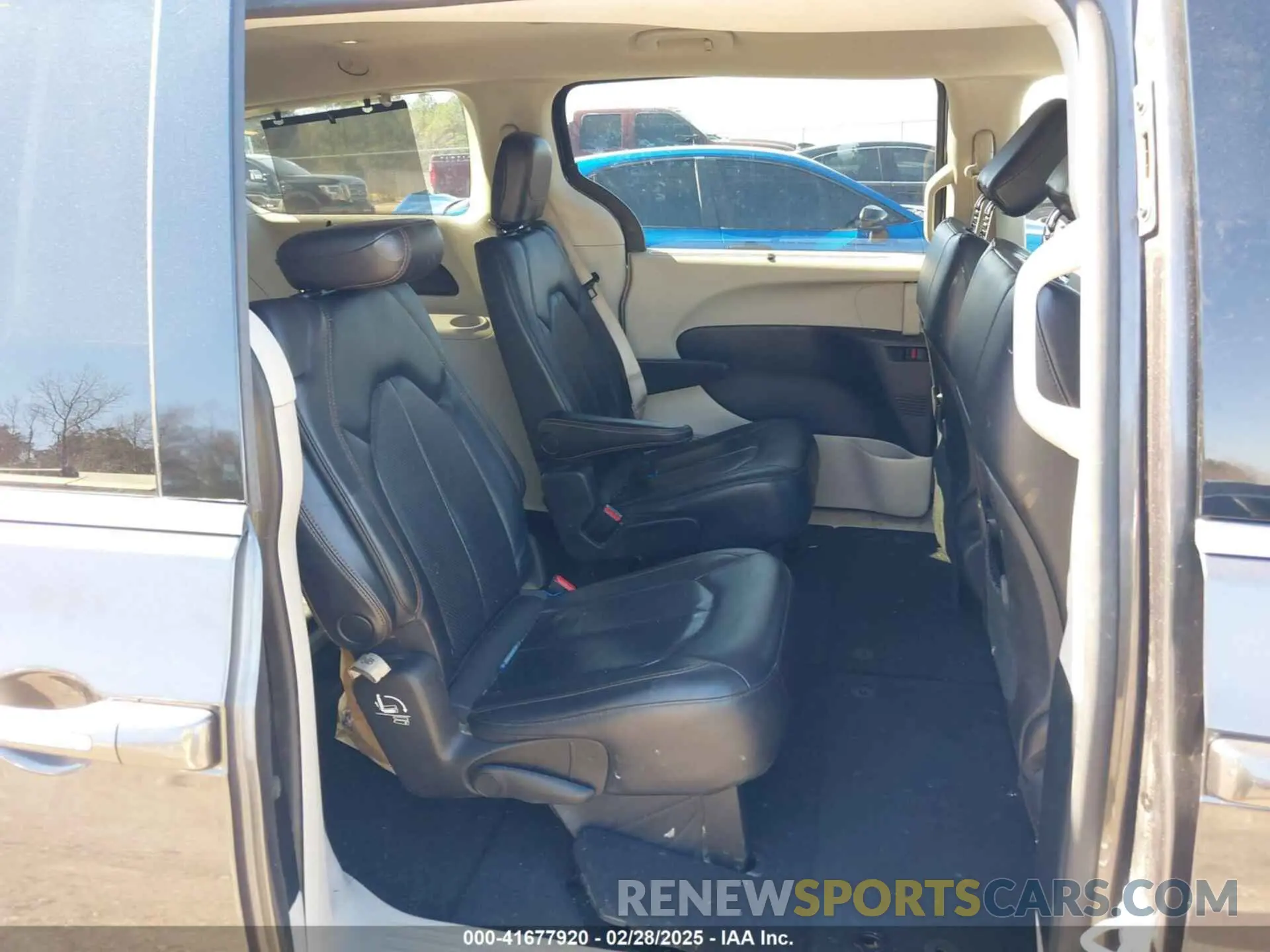 8 Фотография поврежденного автомобиля 2C4RC1BG6LR269130 CHRYSLER PACIFICA 2020