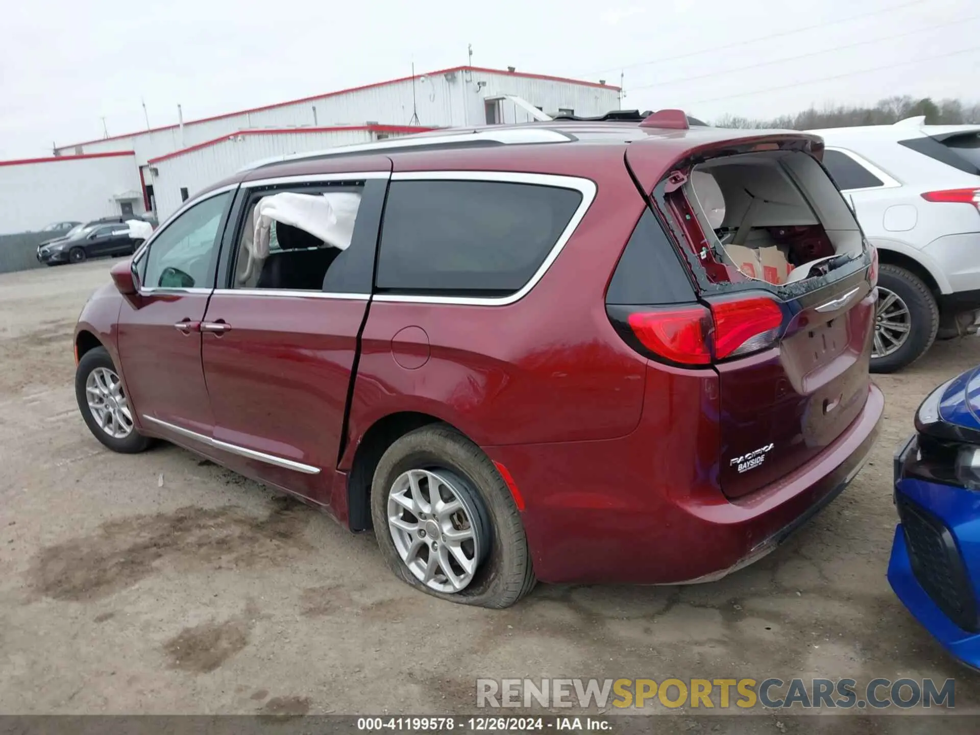 3 Фотография поврежденного автомобиля 2C4RC1BG6LR275946 CHRYSLER PACIFICA 2020