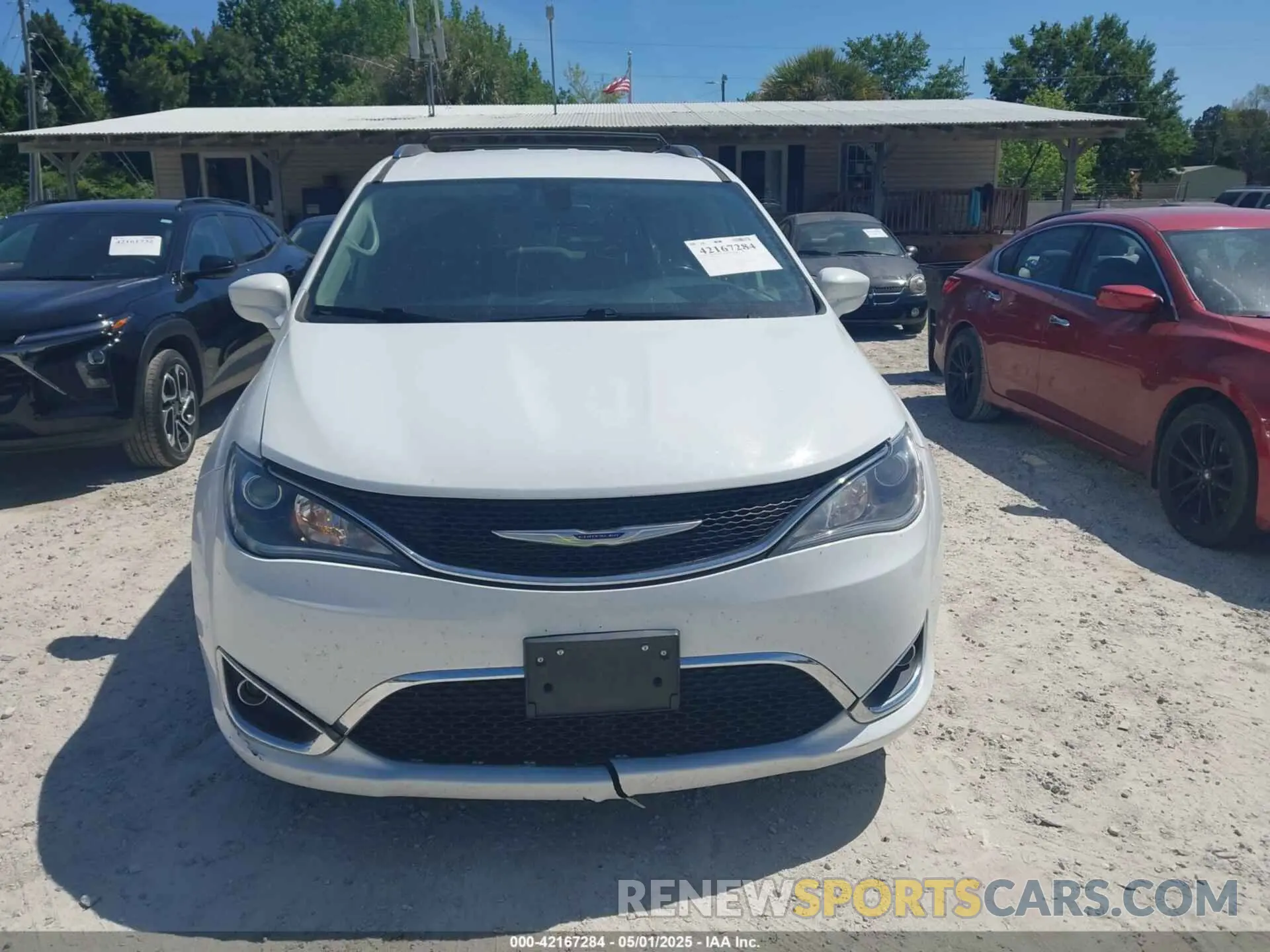 12 Photograph of a damaged car 2C4RC1BG6LR276742 CHRYSLER PACIFICA 2020