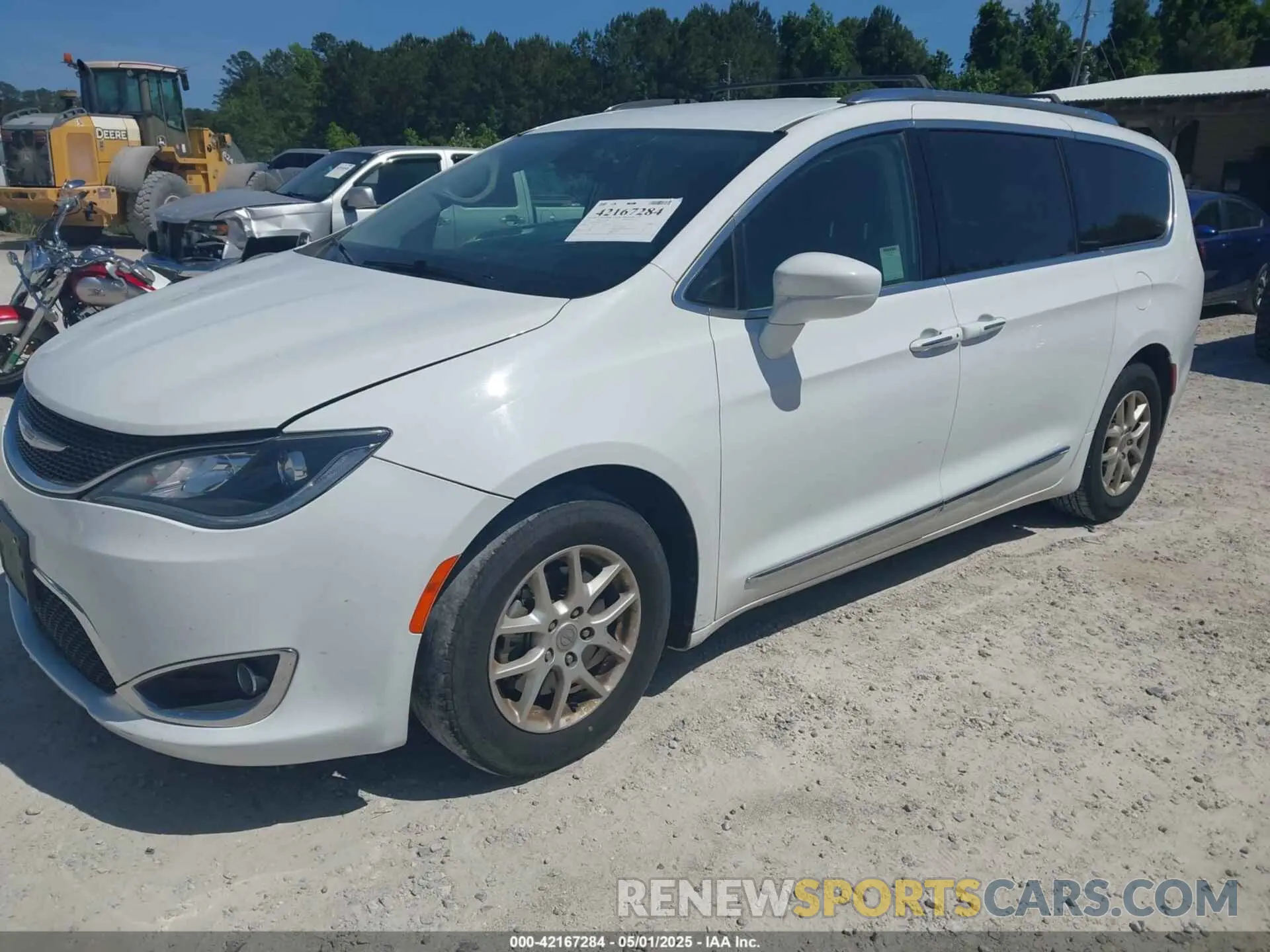 2 Photograph of a damaged car 2C4RC1BG6LR276742 CHRYSLER PACIFICA 2020