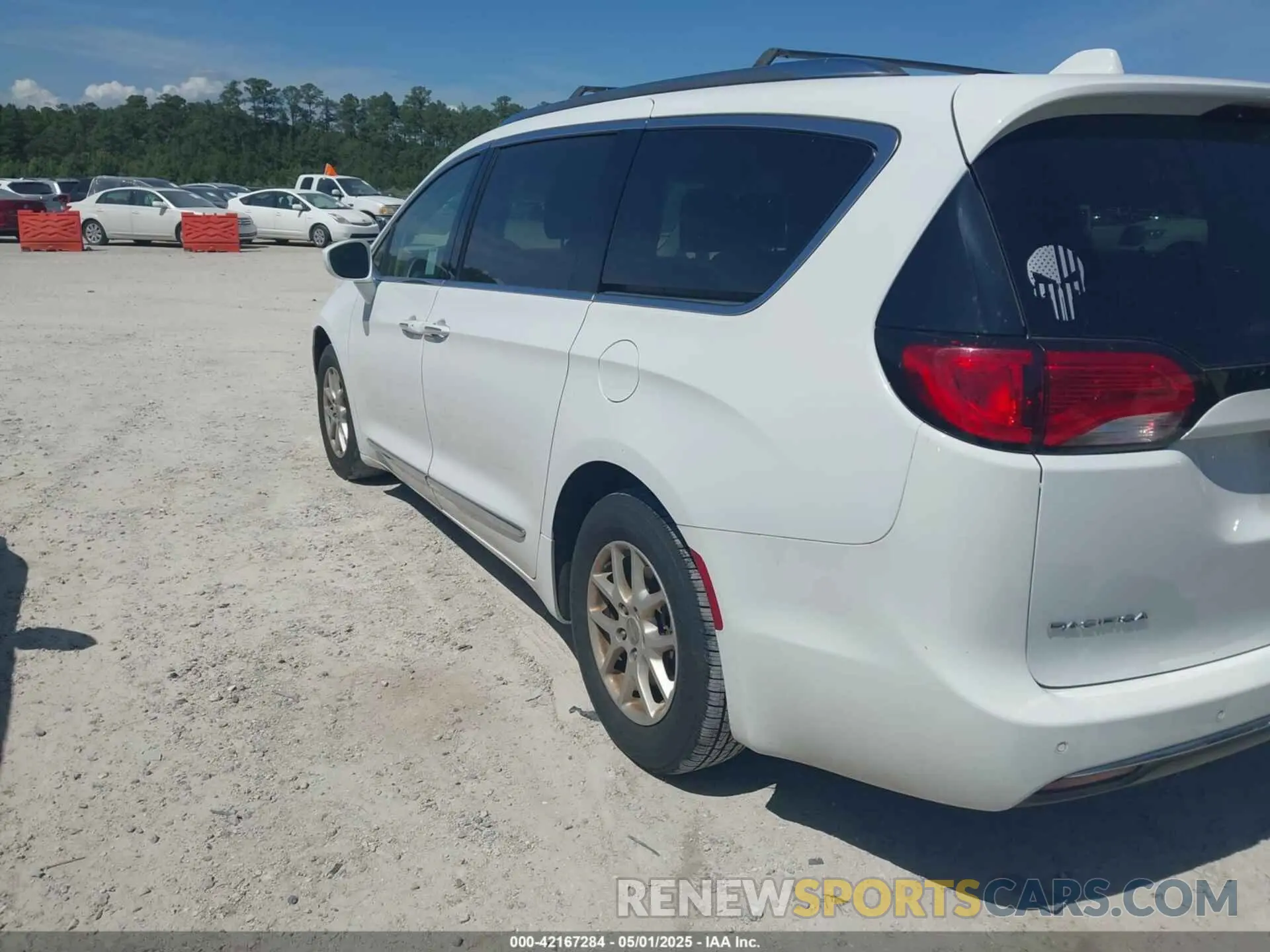 3 Photograph of a damaged car 2C4RC1BG6LR276742 CHRYSLER PACIFICA 2020