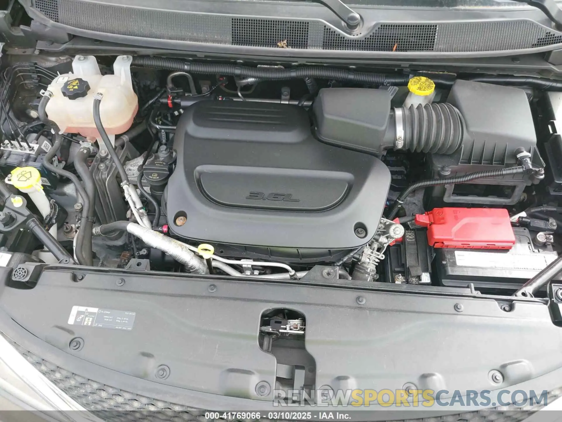 10 Фотография поврежденного автомобиля 2C4RC1BG6LR283903 CHRYSLER PACIFICA 2020