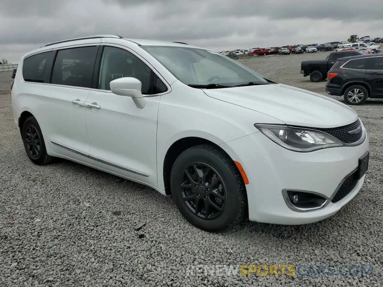 4 Фотография поврежденного автомобиля 2C4RC1BG8LR279254 CHRYSLER PACIFICA 2020