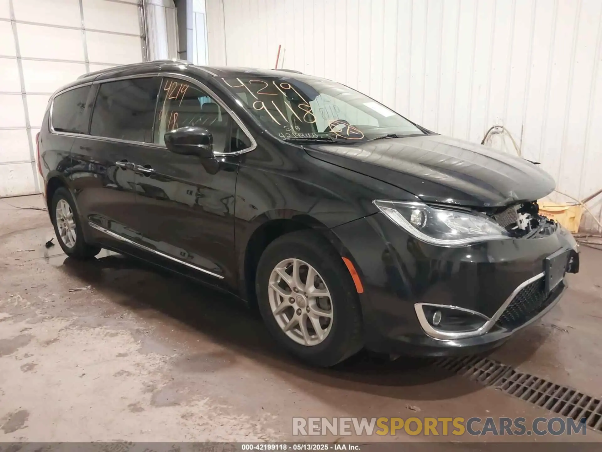 1 Photograph of a damaged car 2C4RC1BG9LR140072 CHRYSLER PACIFICA 2020