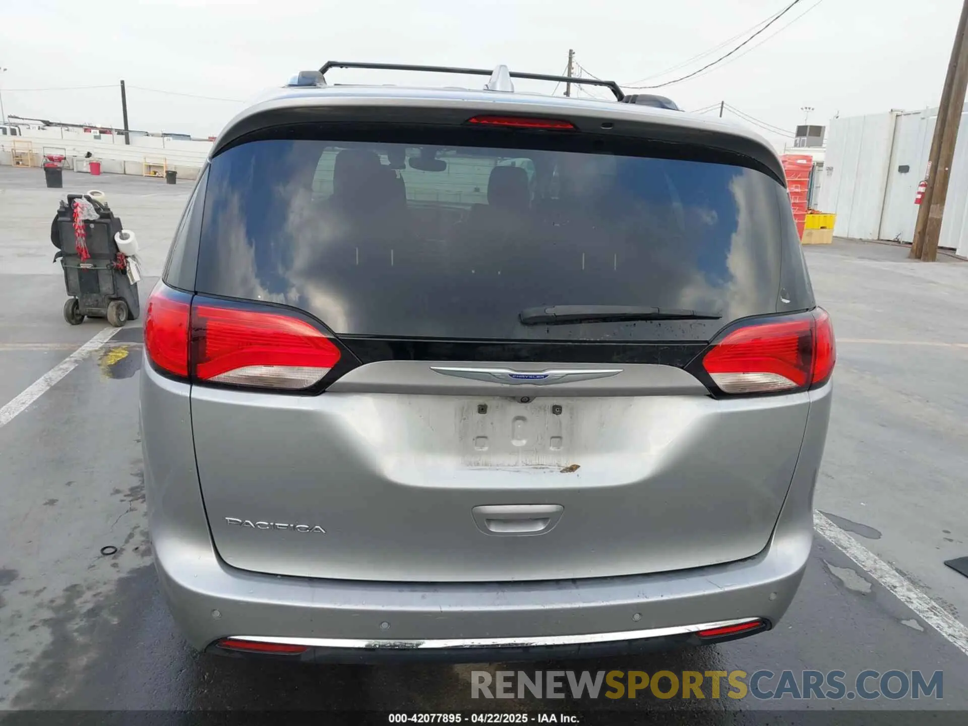 16 Photograph of a damaged car 2C4RC1BG9LR272118 CHRYSLER PACIFICA 2020