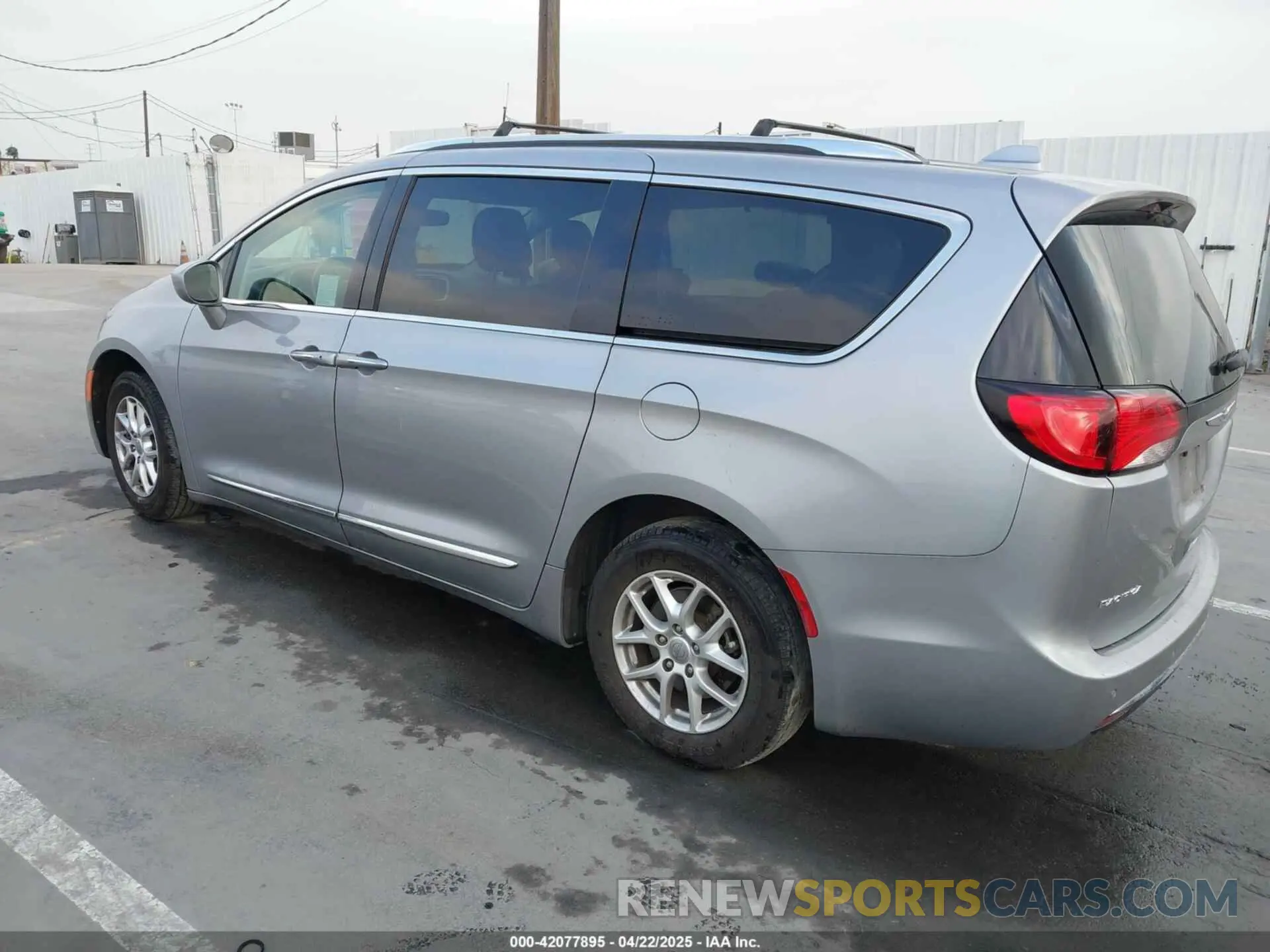 3 Photograph of a damaged car 2C4RC1BG9LR272118 CHRYSLER PACIFICA 2020