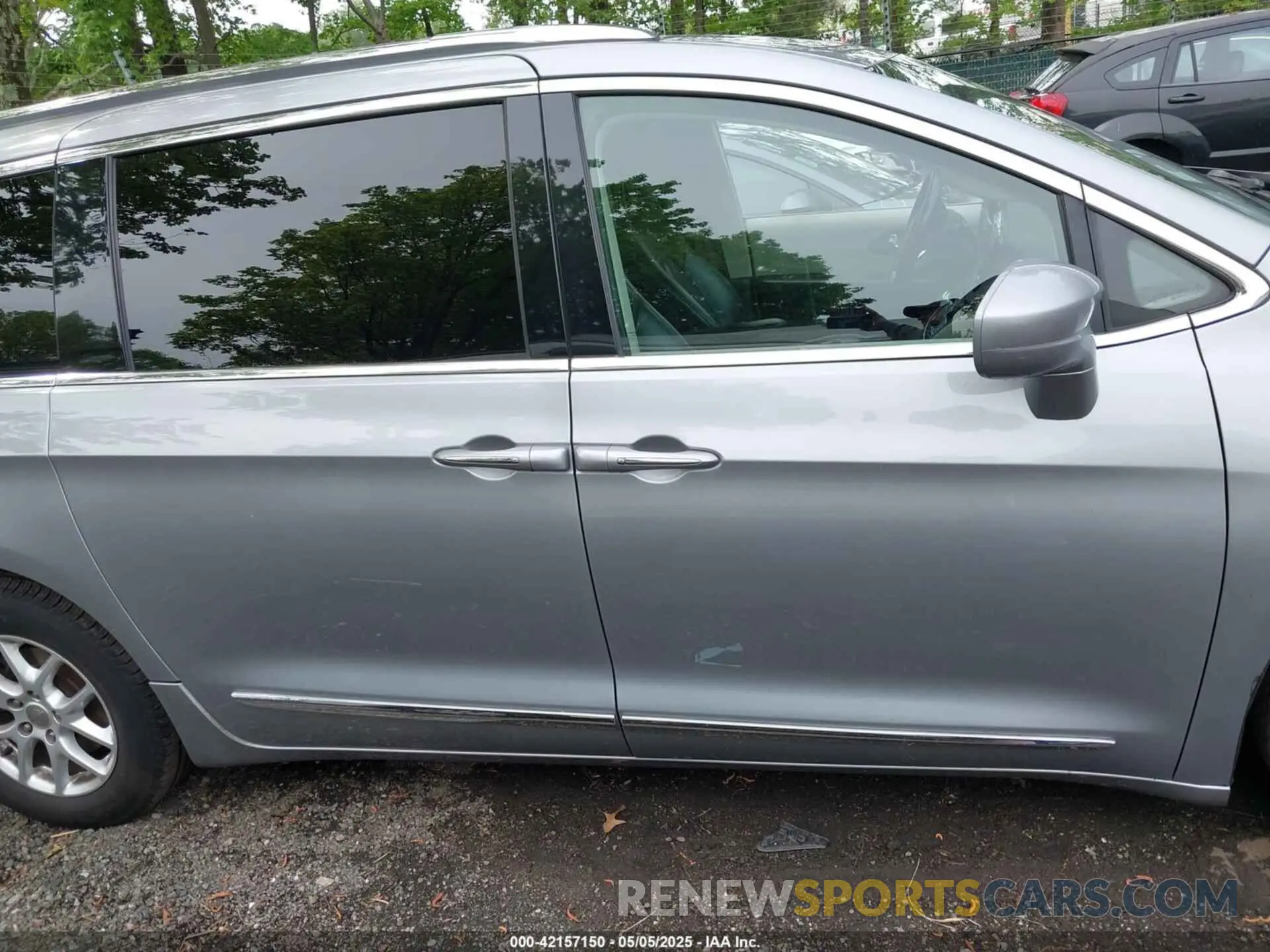 13 Фотография поврежденного автомобиля 2C4RC1BG9LR275908 CHRYSLER PACIFICA 2020