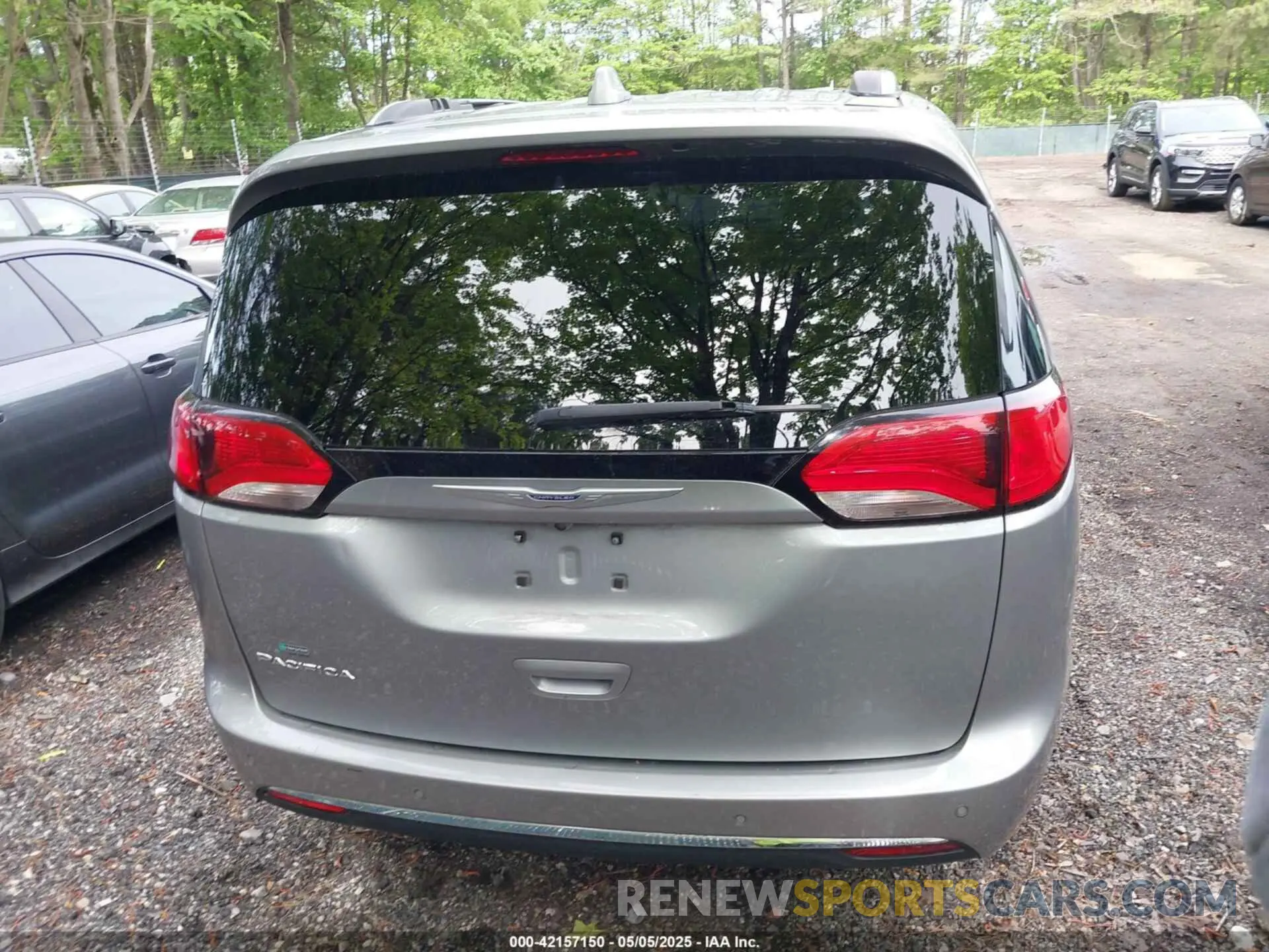 16 Фотография поврежденного автомобиля 2C4RC1BG9LR275908 CHRYSLER PACIFICA 2020