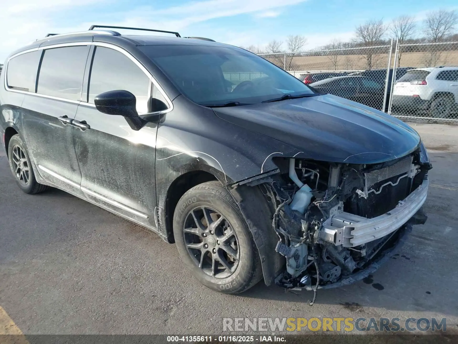 1 Photograph of a damaged car 2C4RC1BGXLR124947 CHRYSLER PACIFICA 2020