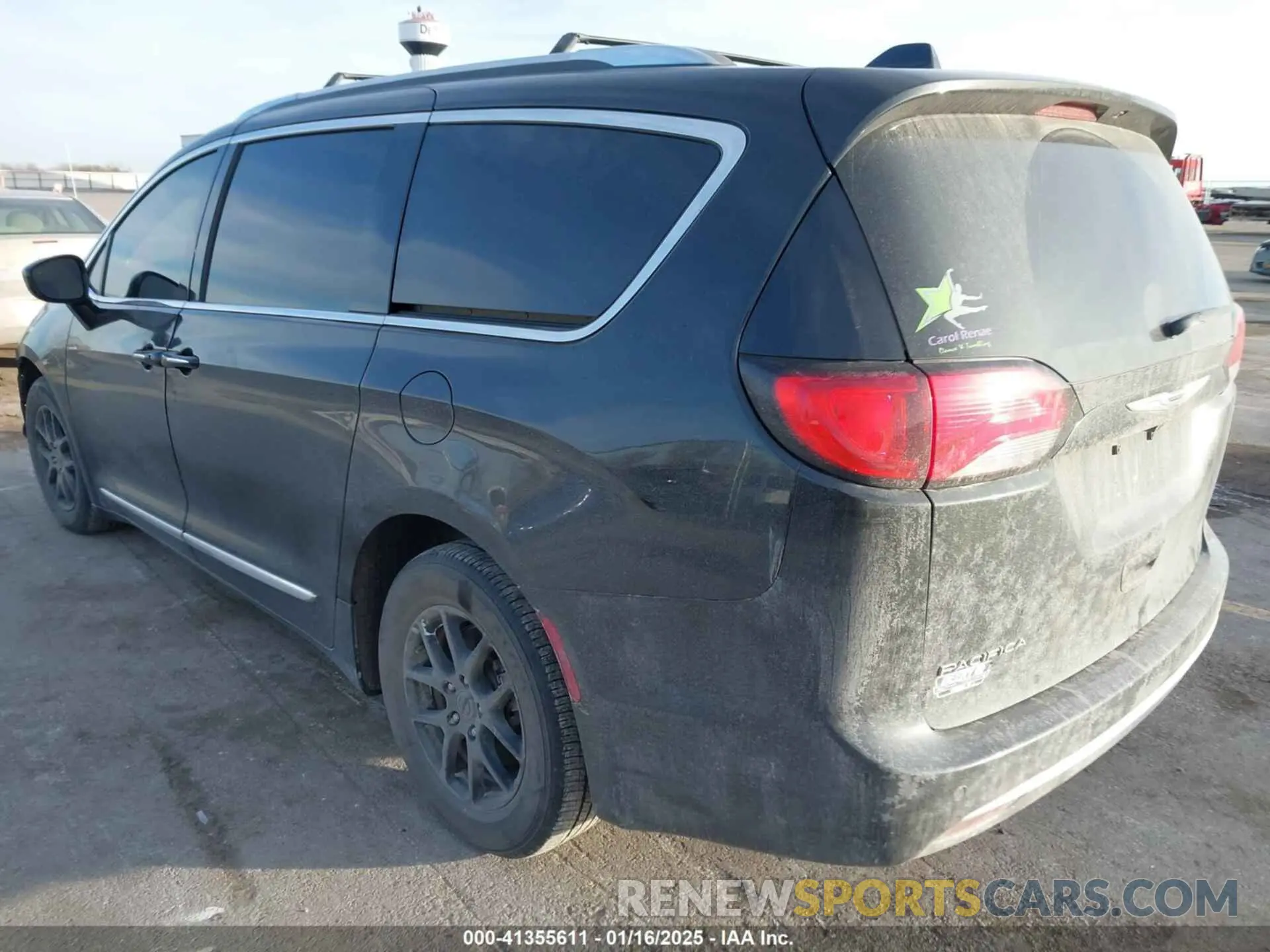3 Photograph of a damaged car 2C4RC1BGXLR124947 CHRYSLER PACIFICA 2020
