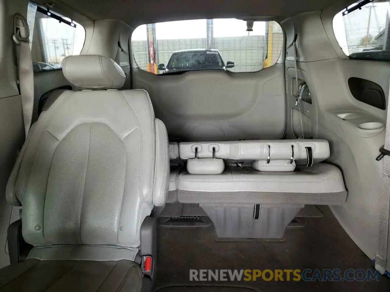 10 Фотография поврежденного автомобиля 2C4RC1BGXLR211182 CHRYSLER PACIFICA 2020