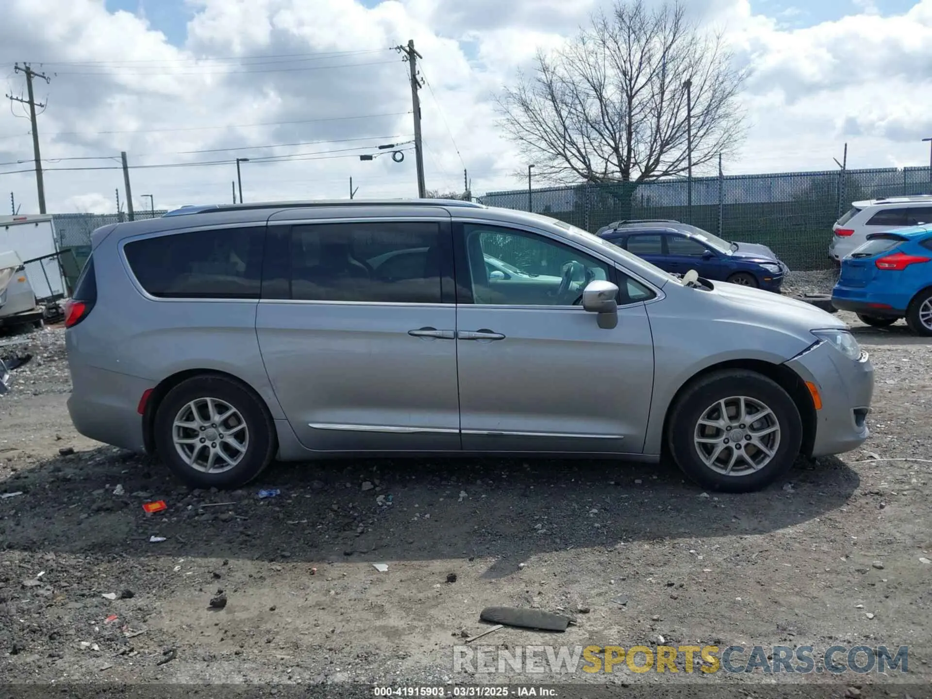 12 Фотография поврежденного автомобиля 2C4RC1BGXLR285072 CHRYSLER PACIFICA 2020