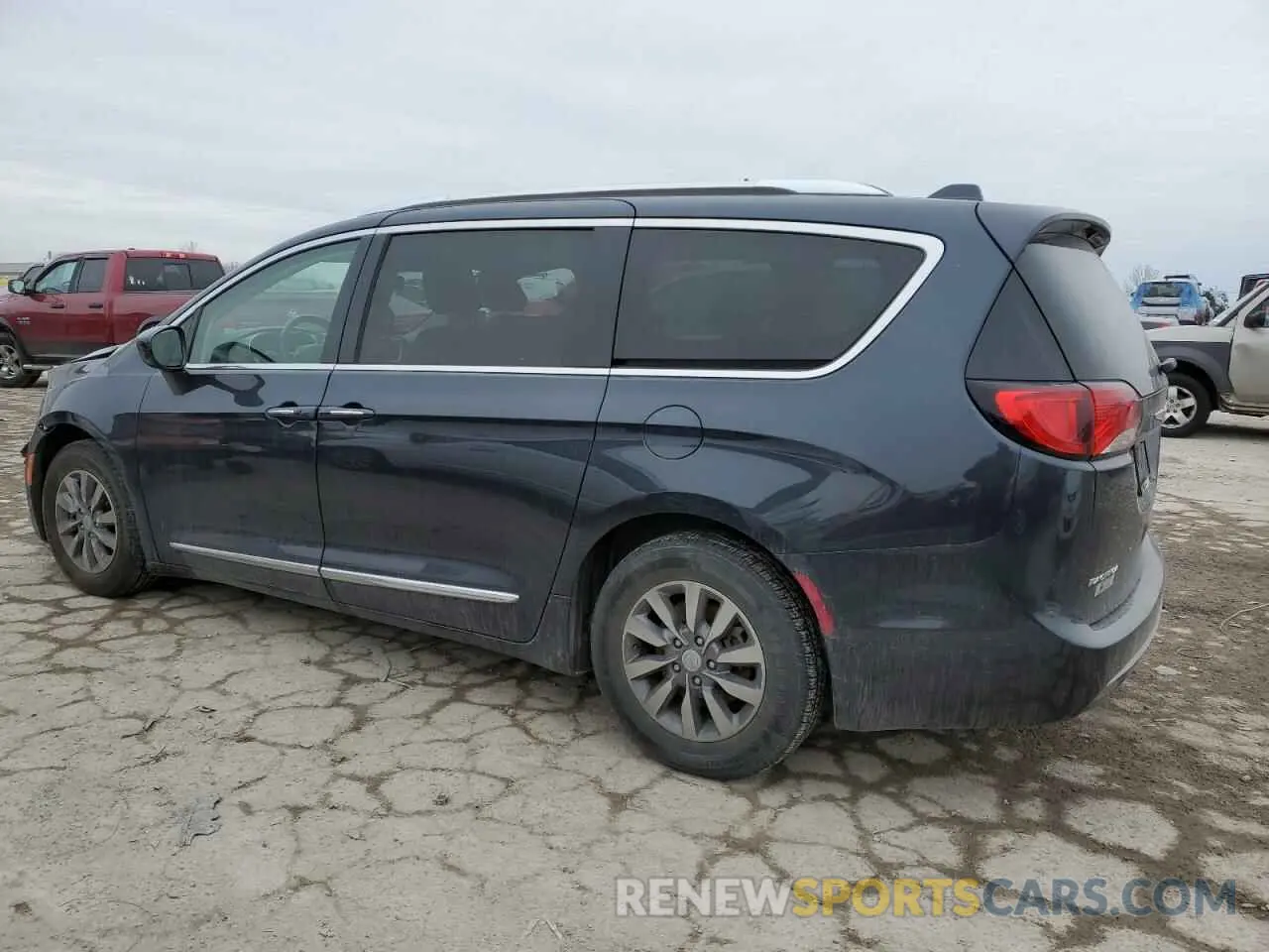 2 Photograph of a damaged car 2C4RC1EG3LR172818 CHRYSLER PACIFICA 2020
