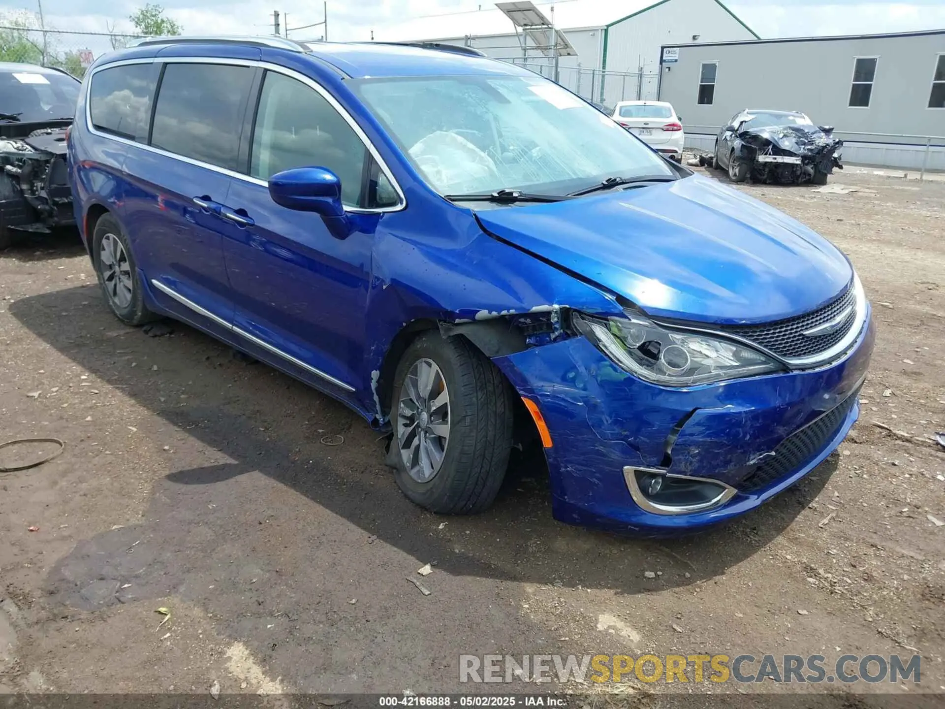 1 Photograph of a damaged car 2C4RC1EG3LR172897 CHRYSLER PACIFICA 2020