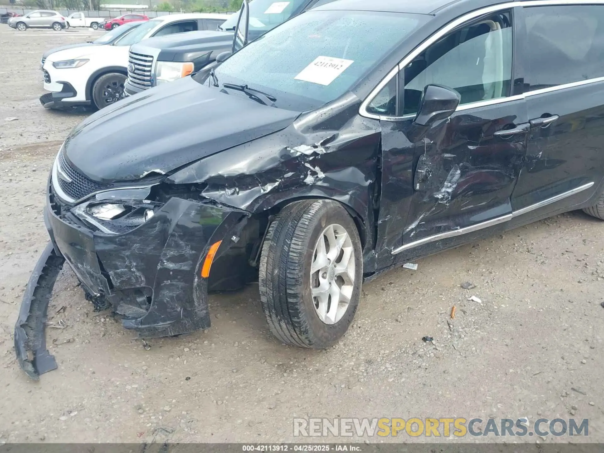 12 Photograph of a damaged car 2C4RC1EG4LR108013 CHRYSLER PACIFICA 2020