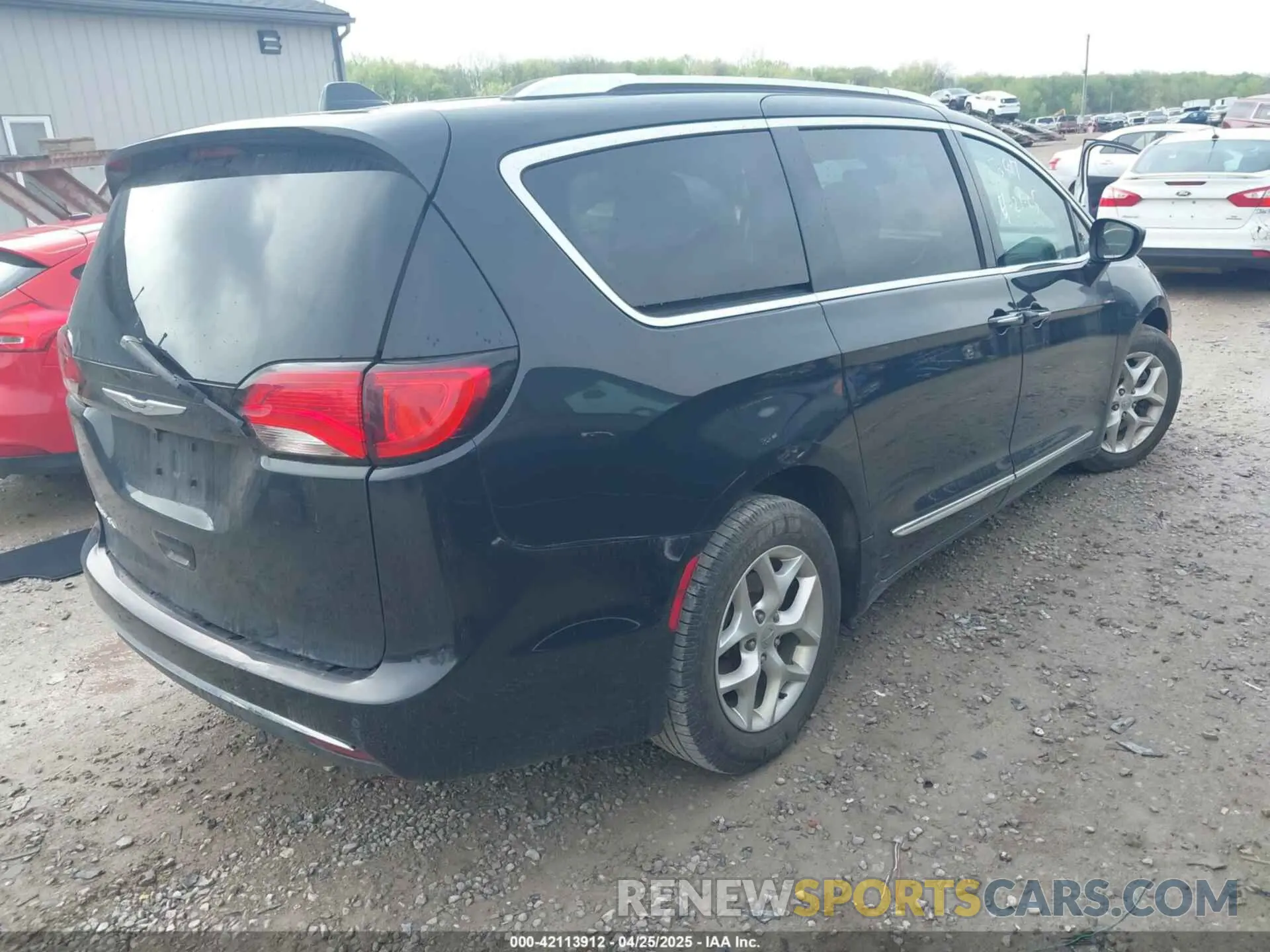 4 Photograph of a damaged car 2C4RC1EG4LR108013 CHRYSLER PACIFICA 2020