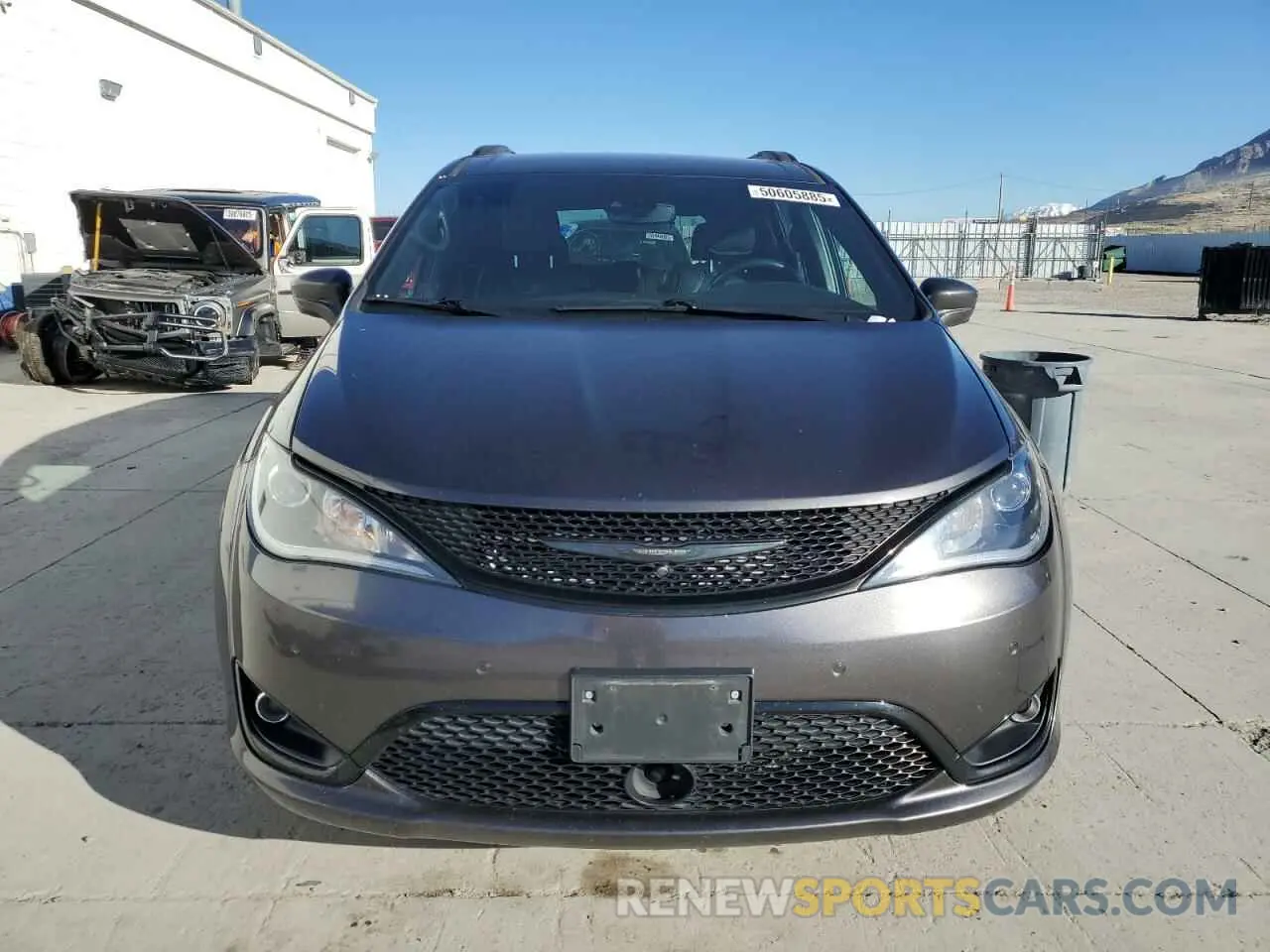 5 Фотография поврежденного автомобиля 2C4RC1EG4LR125555 CHRYSLER PACIFICA 2020