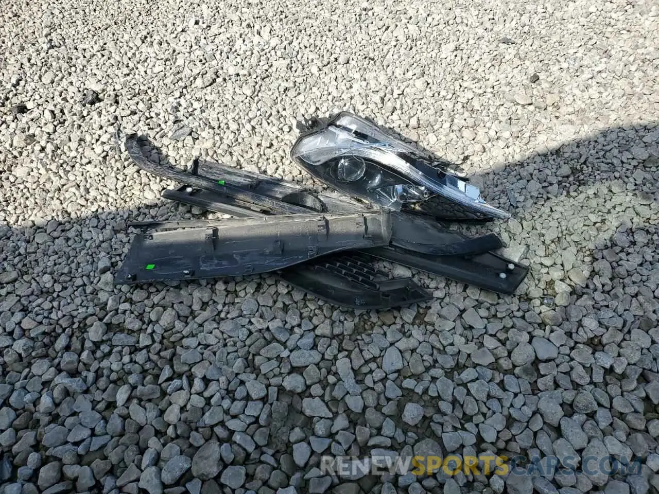 15 Photograph of a damaged car 2C4RC1EG5LR137360 CHRYSLER PACIFICA 2020