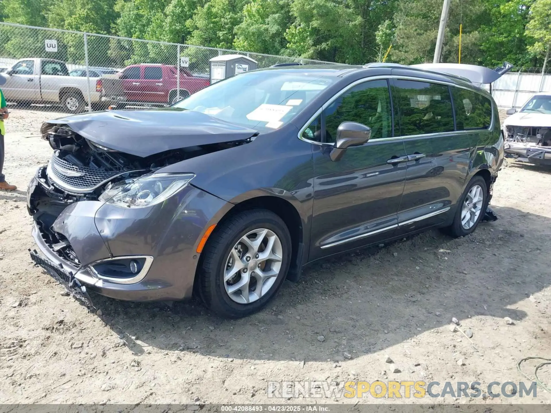 2 Photograph of a damaged car 2C4RC1EG5LR203664 CHRYSLER PACIFICA 2020
