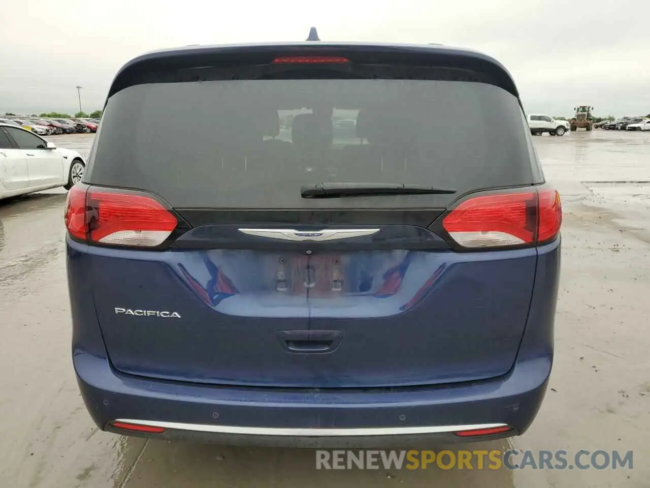 6 Photograph of a damaged car 2C4RC1EG5LR210260 CHRYSLER PACIFICA 2020
