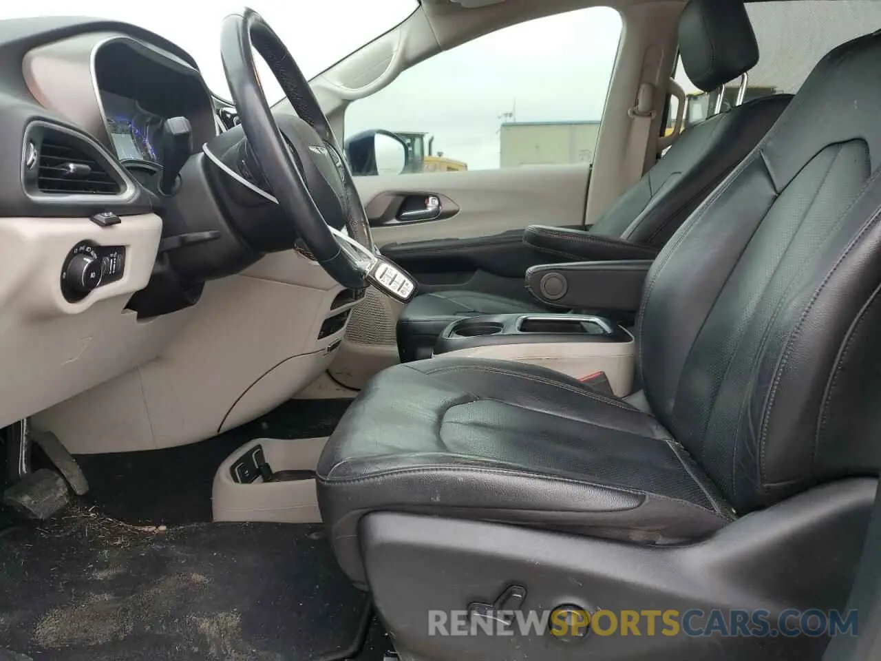 7 Photograph of a damaged car 2C4RC1EG5LR210260 CHRYSLER PACIFICA 2020