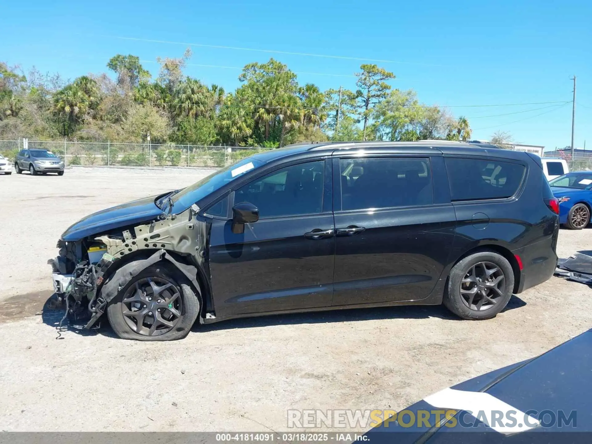 14 Photograph of a damaged car 2C4RC1EG6LR113360 CHRYSLER PACIFICA 2020