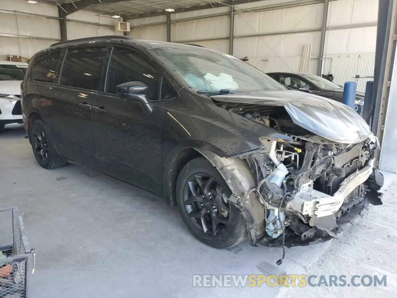4 Photograph of a damaged car 2C4RC1EG8LR134985 CHRYSLER PACIFICA 2020