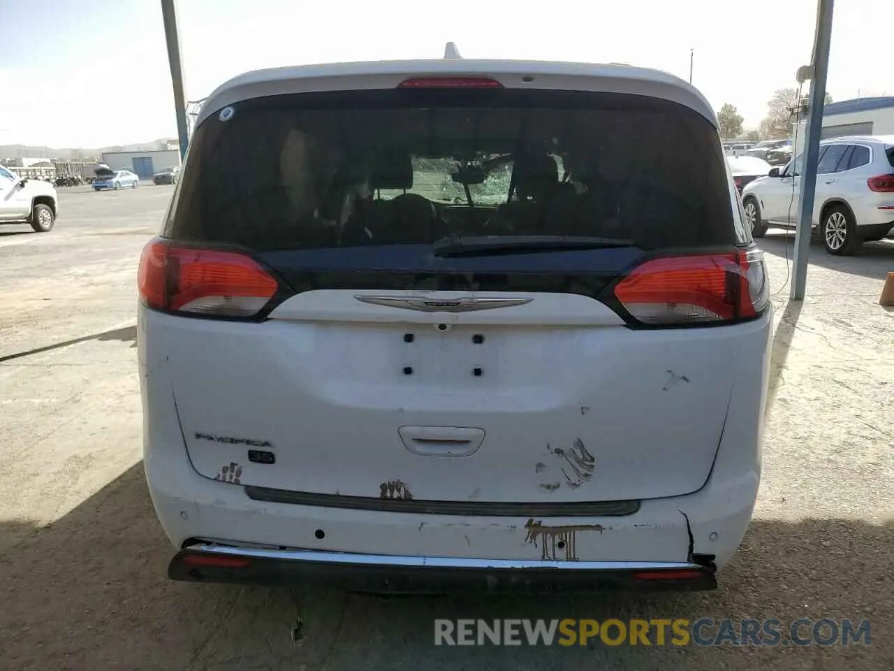 6 Photograph of a damaged car 2C4RC1EG9LR102353 CHRYSLER PACIFICA 2020