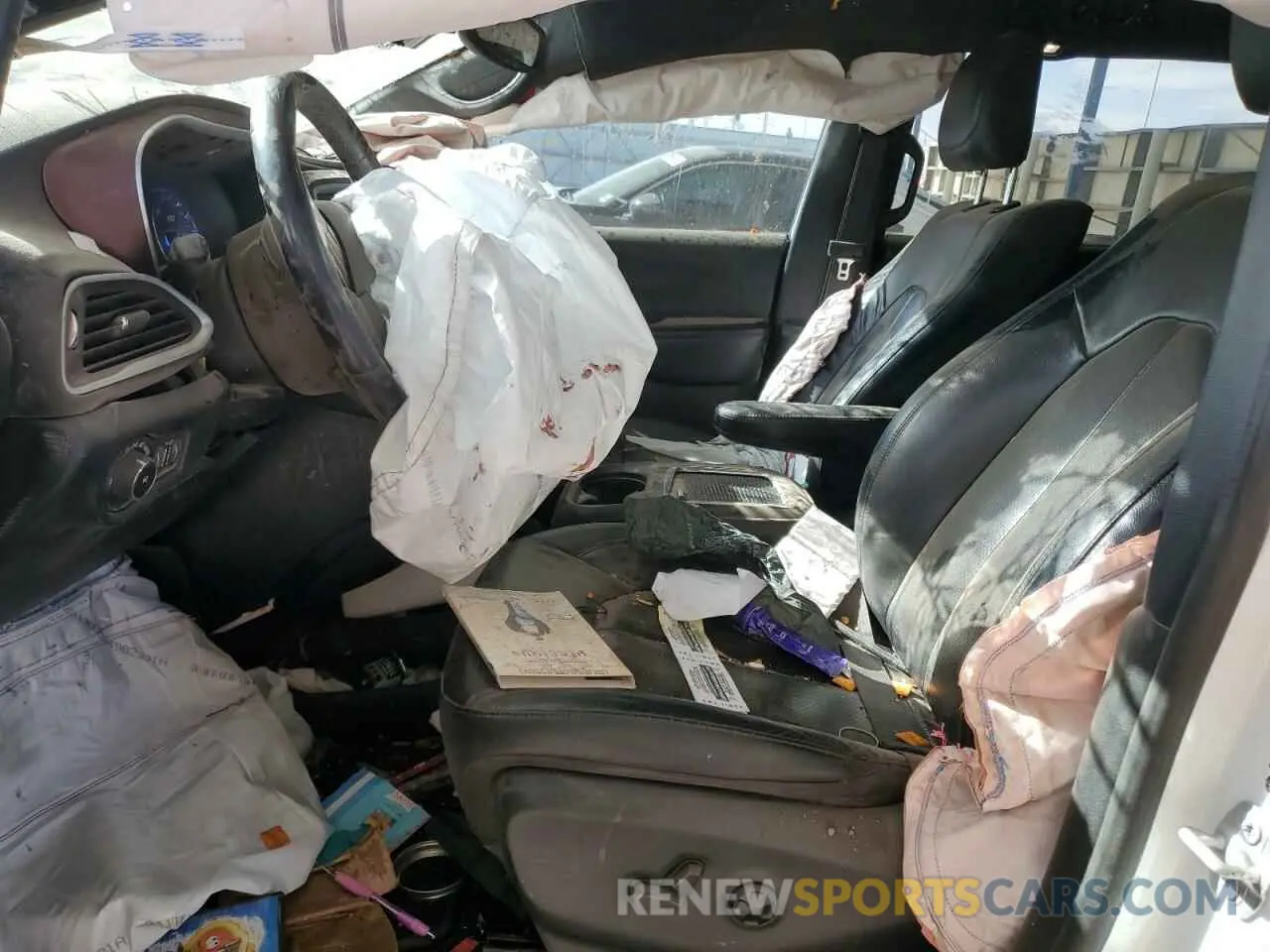 7 Photograph of a damaged car 2C4RC1EG9LR102353 CHRYSLER PACIFICA 2020