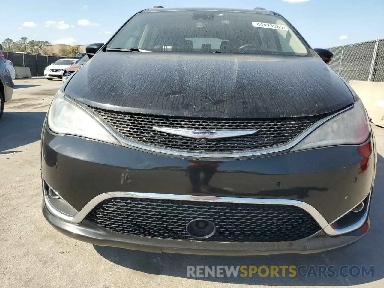 5 Photograph of a damaged car 2C4RC1EG9LR141296 CHRYSLER PACIFICA 2020