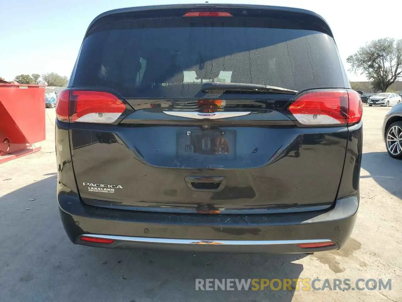 6 Photograph of a damaged car 2C4RC1EG9LR141296 CHRYSLER PACIFICA 2020