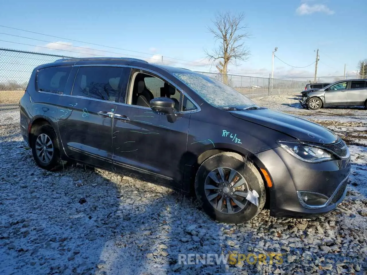 4 Фотография поврежденного автомобиля 2C4RC1EGXLR110879 CHRYSLER PACIFICA 2020