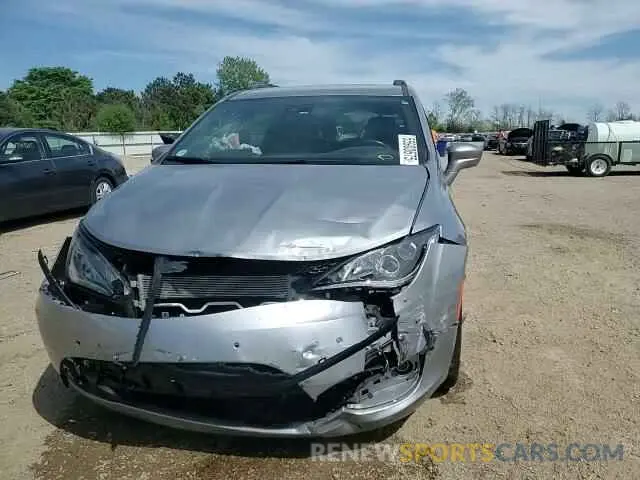 14 Photograph of a damaged car 2C4RC1EGXLR123048 CHRYSLER PACIFICA 2020