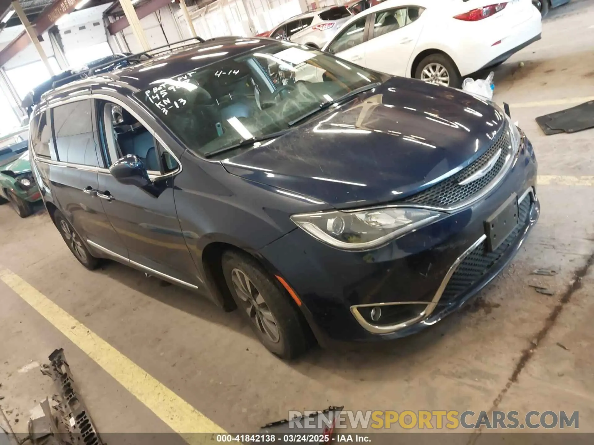 1 Photograph of a damaged car 2C4RC1EGXLR172864 CHRYSLER PACIFICA 2020