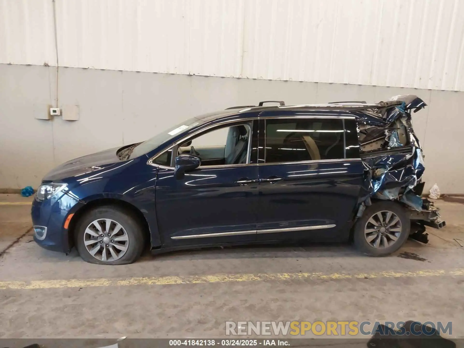 14 Photograph of a damaged car 2C4RC1EGXLR172864 CHRYSLER PACIFICA 2020