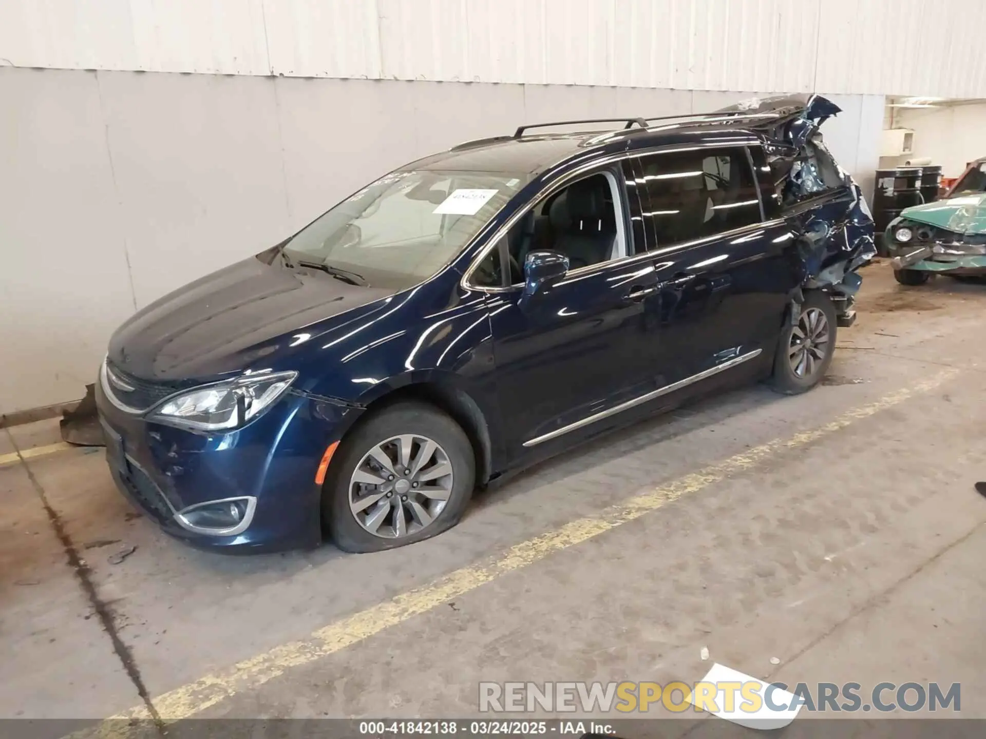 2 Photograph of a damaged car 2C4RC1EGXLR172864 CHRYSLER PACIFICA 2020