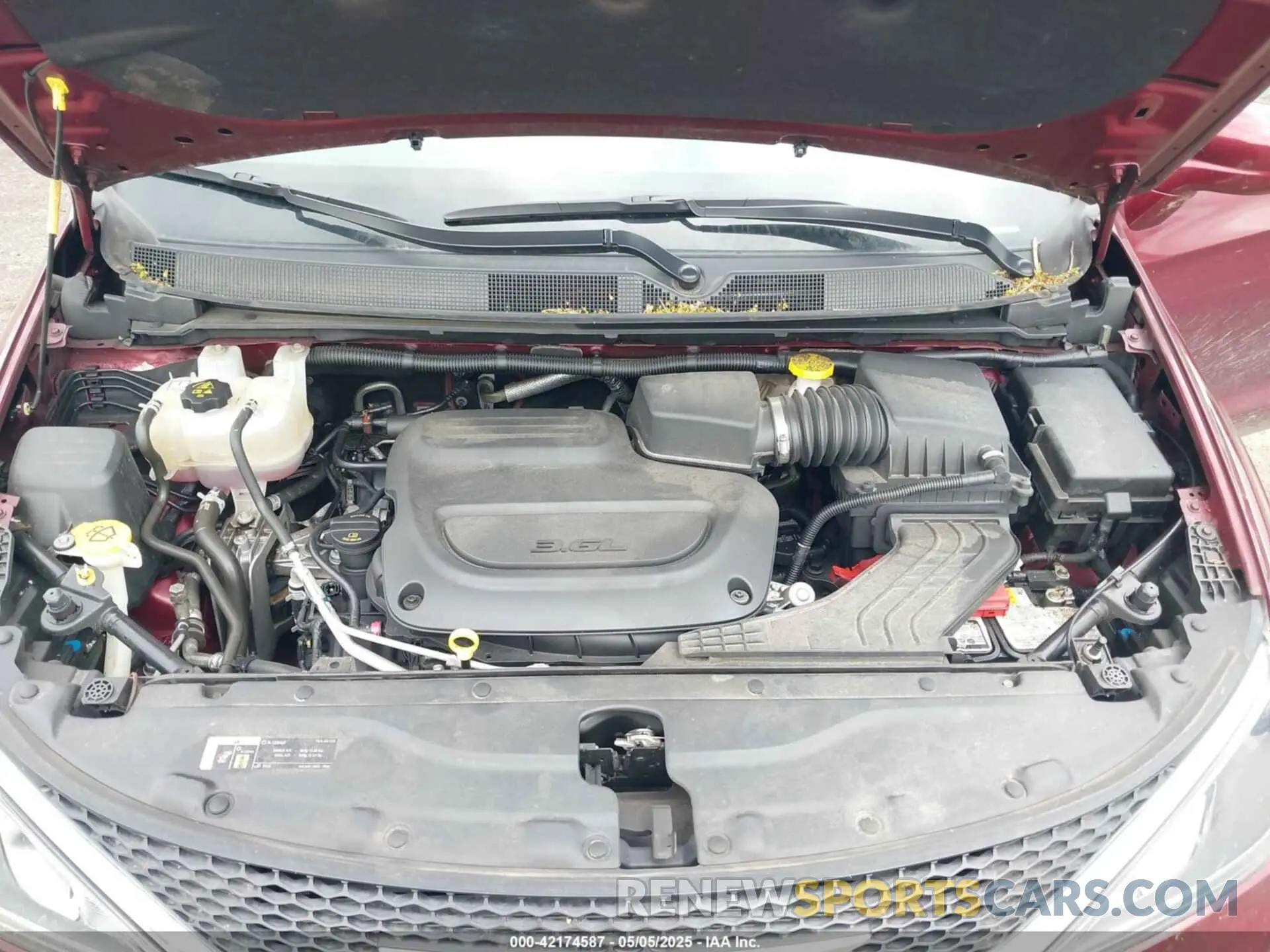 10 Фотография поврежденного автомобиля 2C4RC1FG0LR266864 CHRYSLER PACIFICA 2020
