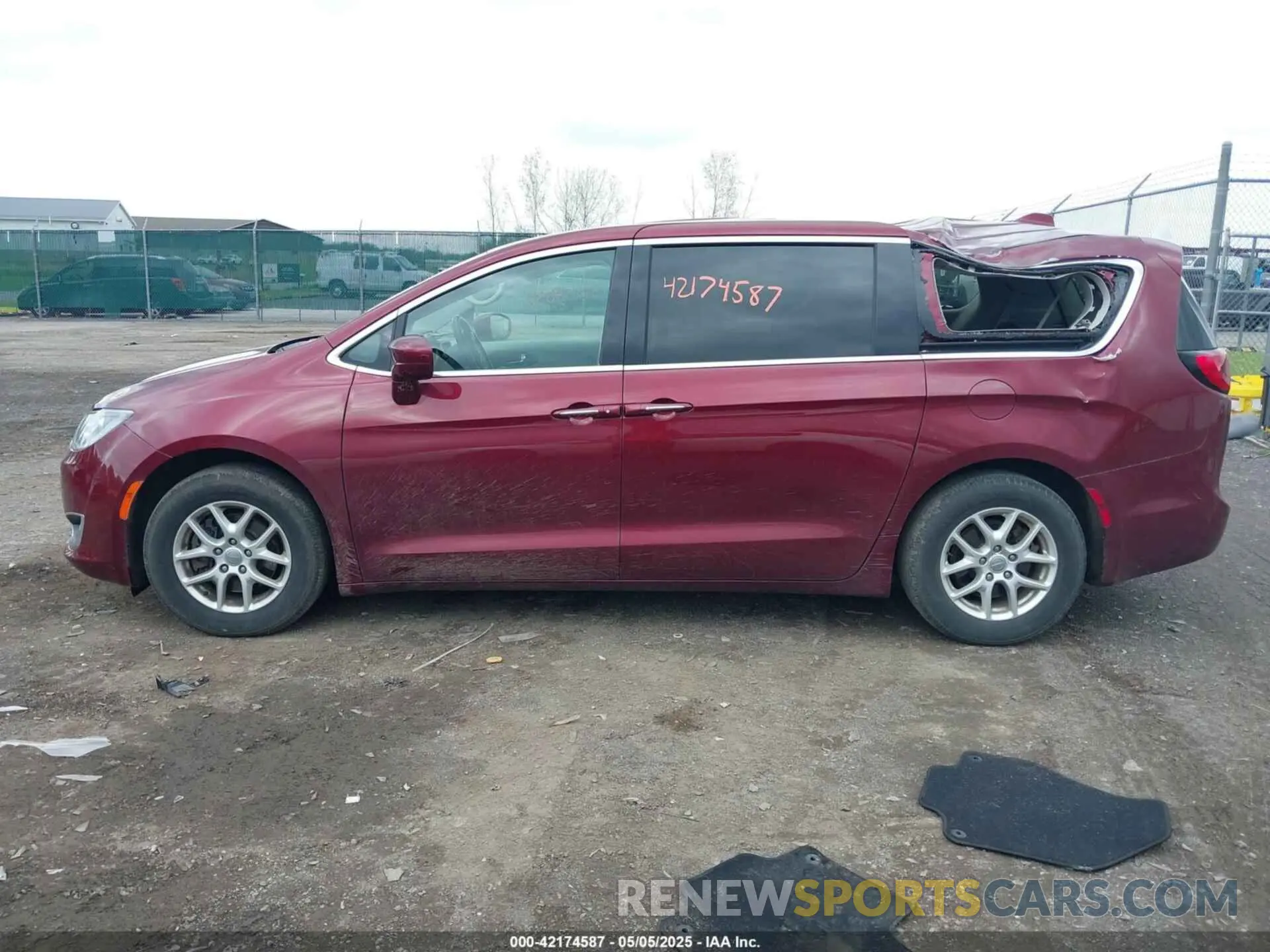 14 Фотография поврежденного автомобиля 2C4RC1FG0LR266864 CHRYSLER PACIFICA 2020