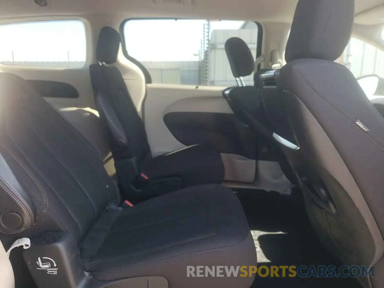 11 Фотография поврежденного автомобиля 2C4RC1FG1LR235770 CHRYSLER PACIFICA 2020