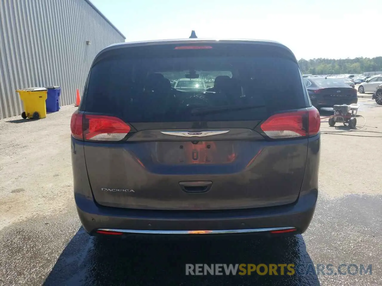 6 Фотография поврежденного автомобиля 2C4RC1FG1LR235770 CHRYSLER PACIFICA 2020